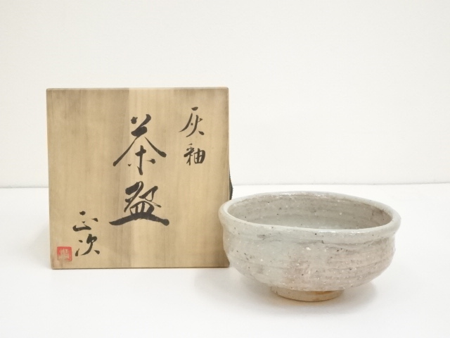 中島黙仙 作 灰釉茶碗 共箱 茶道具 中島黙仙 作 灰釉茶碗 共箱 茶道具